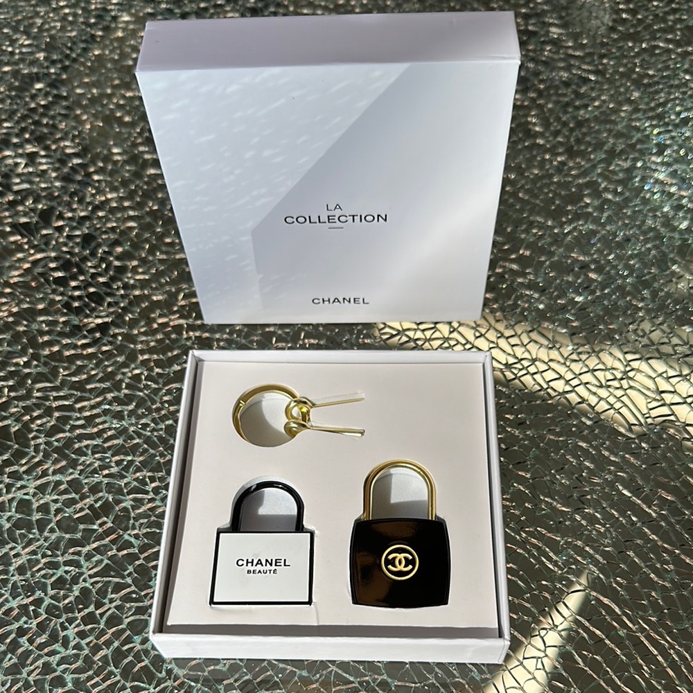 CHANEL Black and Gold Locks and Keys never out of box!!